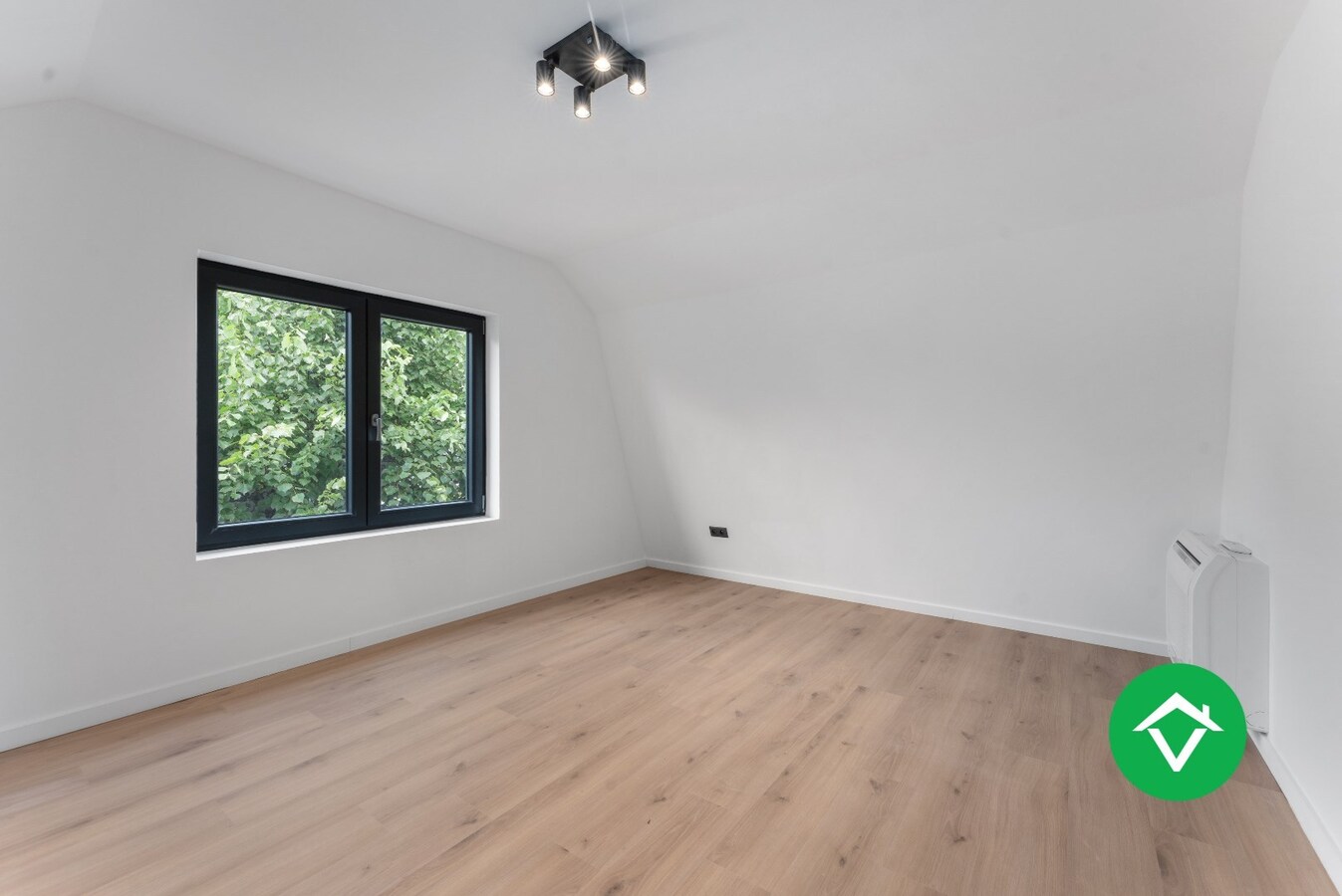 Gerenoveerde woning met 3 slaapkamers en stadstuin in hartje Roeselare 