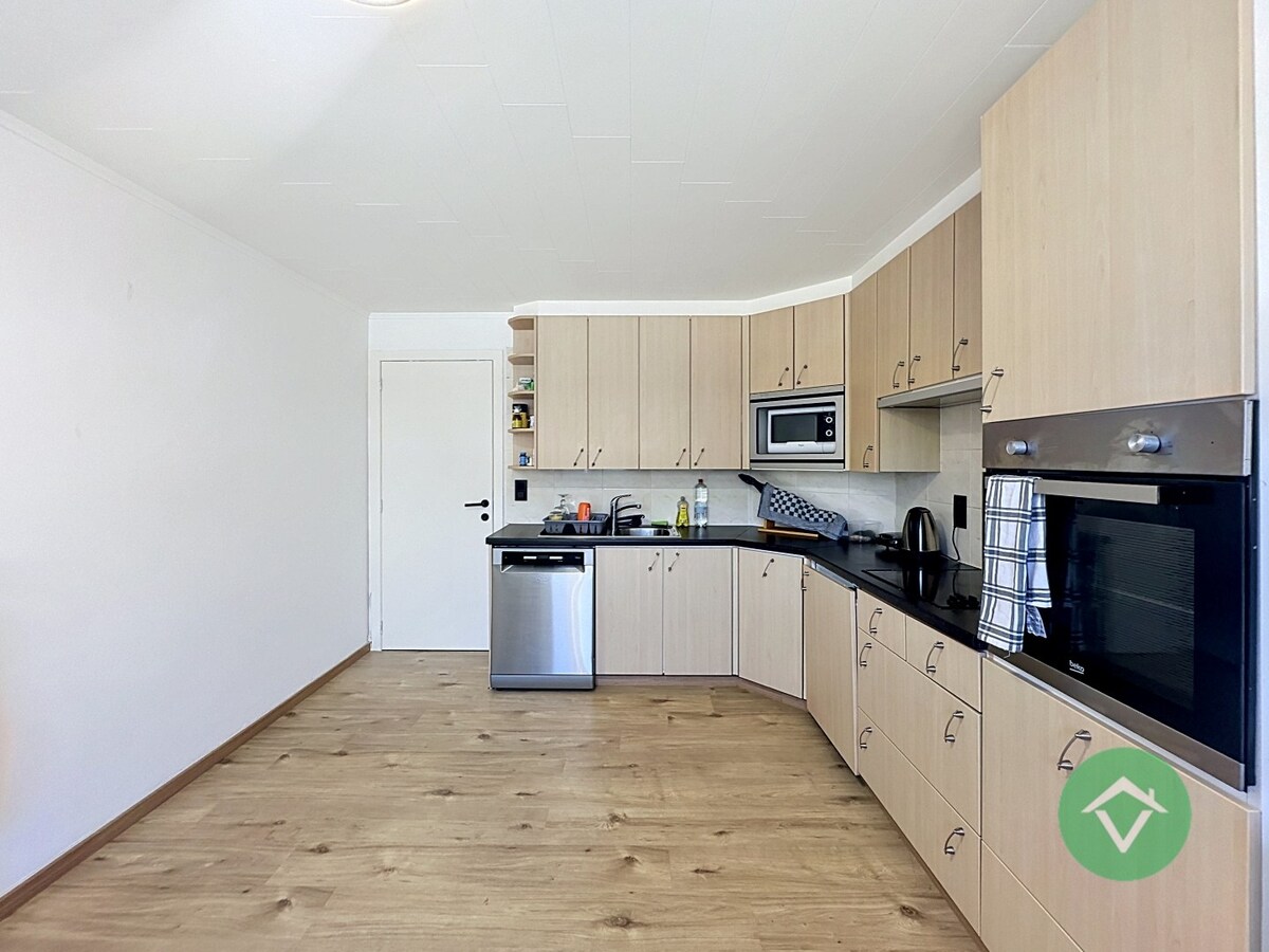 Ruim duplex-appartement met 2 slaapkamers en terrassen in hartje Torhout 