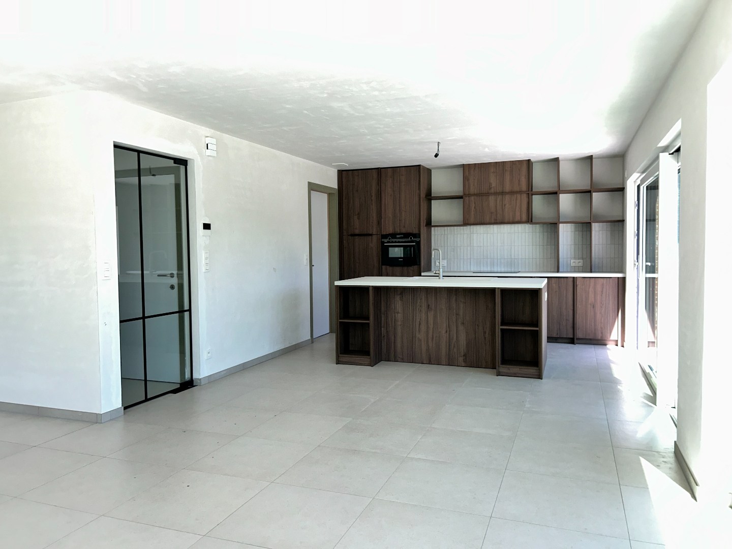 Instapklare nieuwbouwwoning met 3 slaapkamers en tuin op 681 m² 