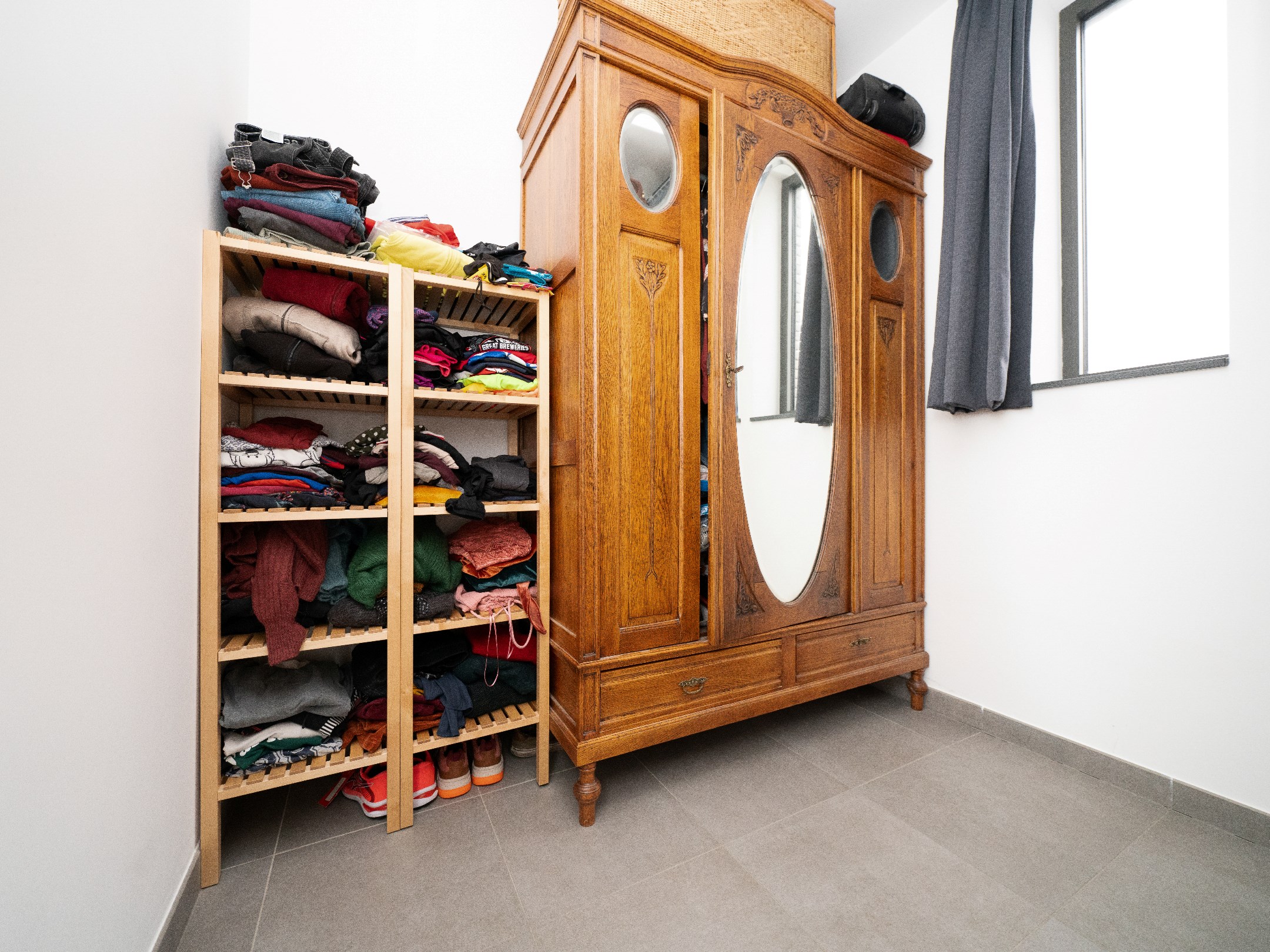 Nieuwbouwappartement met 3 terrassen, staanplaats en kelder 