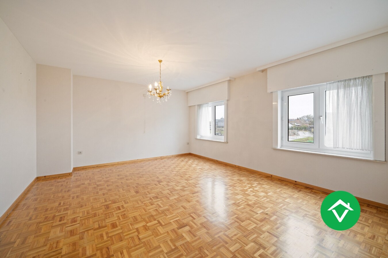 Instapklare woning met 4 slaapkamers en garage te Ichtegem 