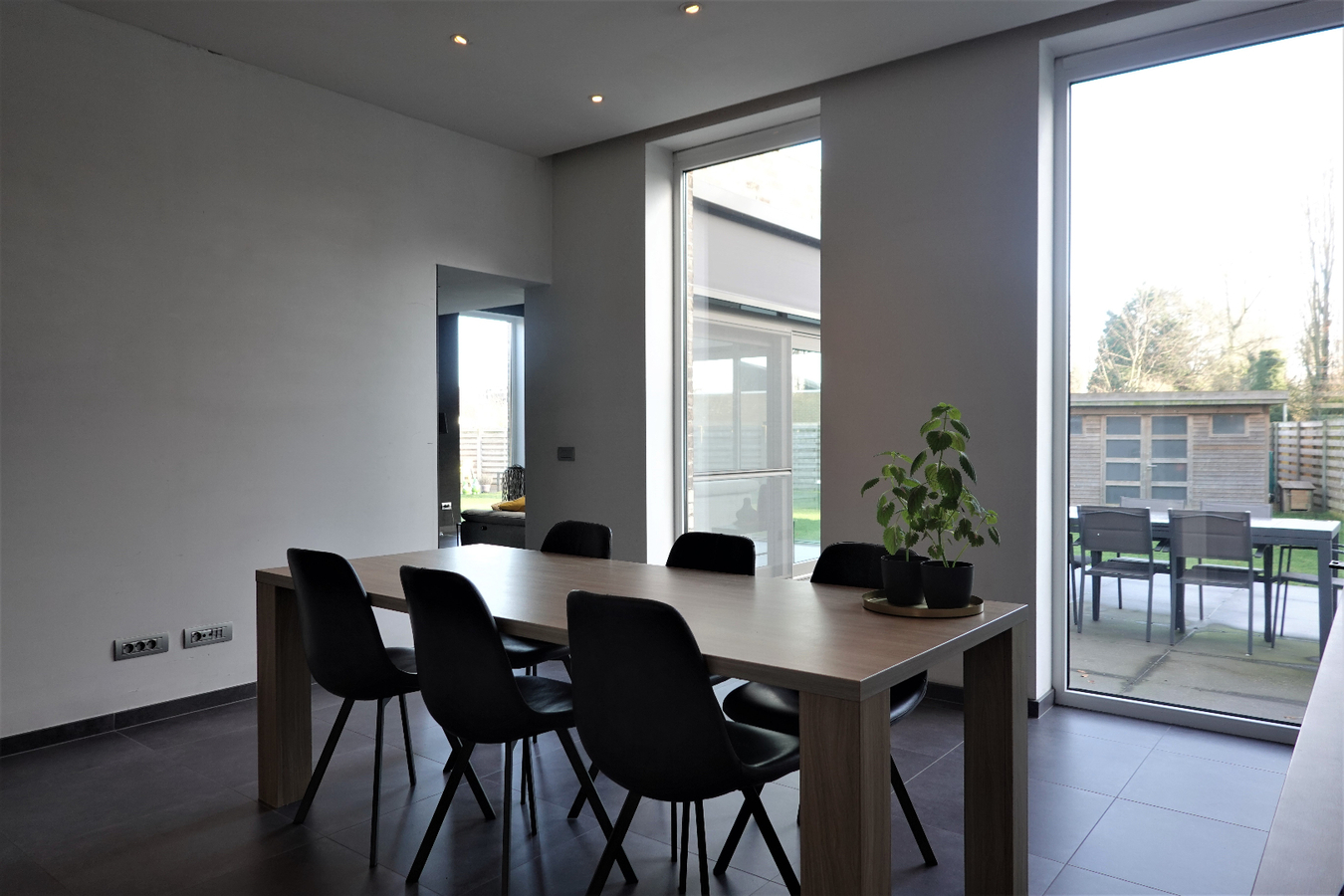 Klassevolle woning met grote tuin 