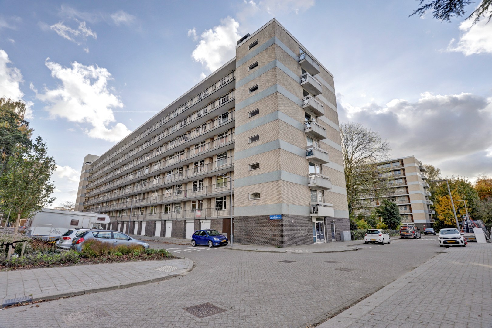 Comfortabel wonen in dit 3-kamer hoek appartement met een heerlijk balkon op het zonnige westen! 
