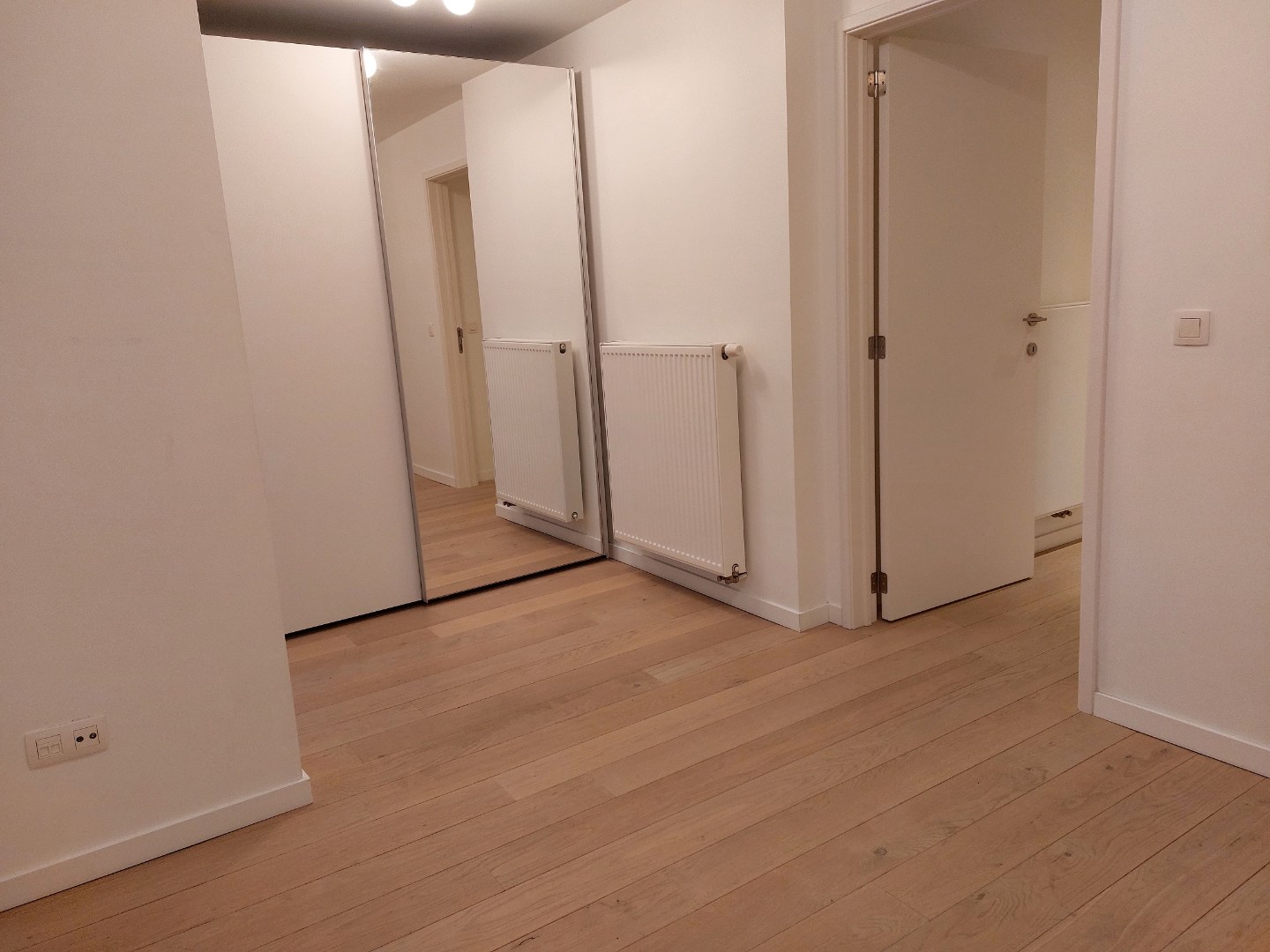 PRACHTIG RECENT APP. GELEGEN JOZEF II STRAAT - TOPLIGGING! 