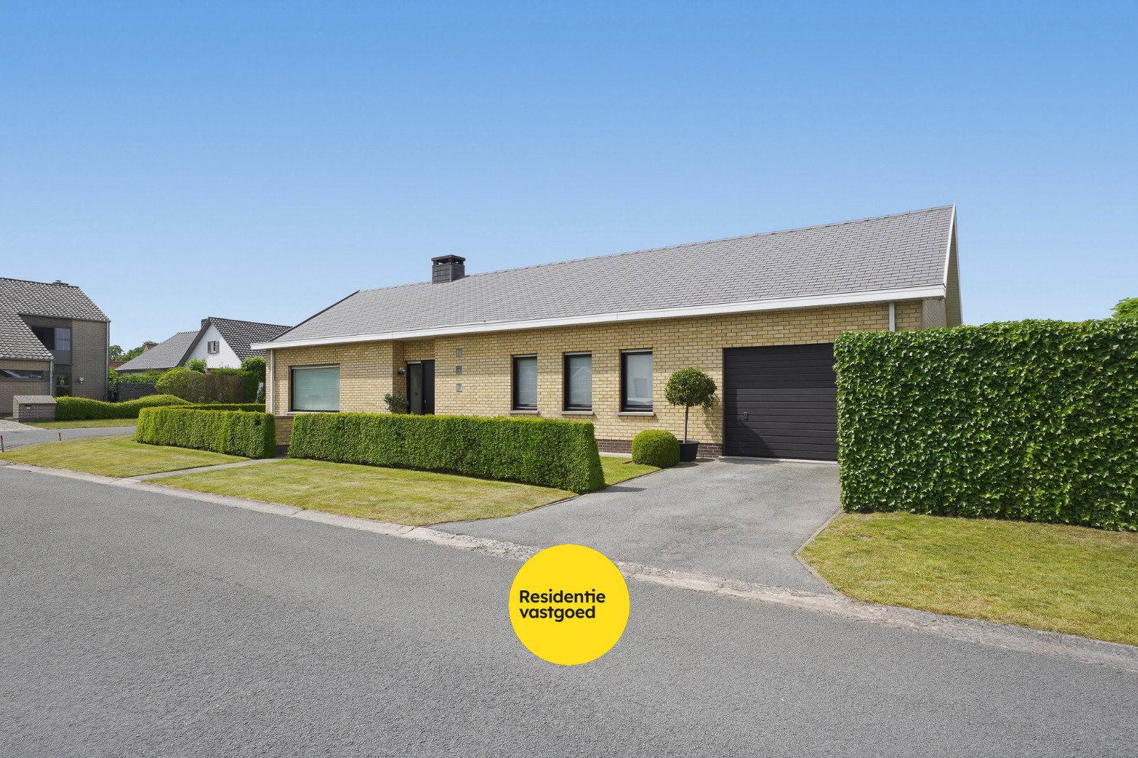 Verzorgde bungalow met 3 slpks op 571m² in rustige woonwijk te Varsenare 