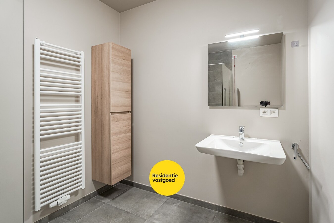 Te huur service flat - Aartrijke