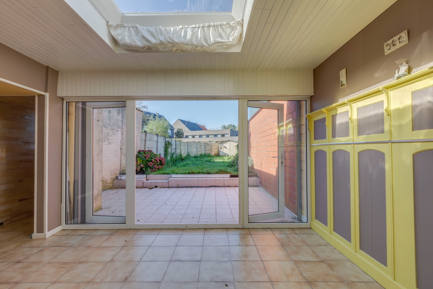 Op te frissen woning met charmante tuin! 