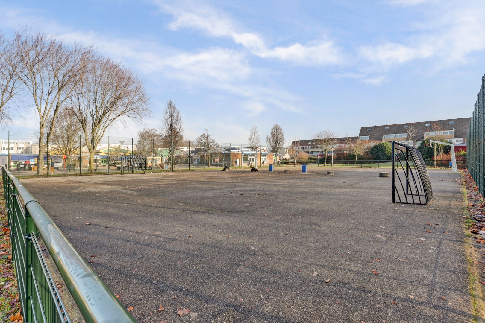 Een fijne benedenwoning op een toplocatie, perfect voor starters die hun woonwensen willen realiseren. Kom kijken en laat u verrassen! 