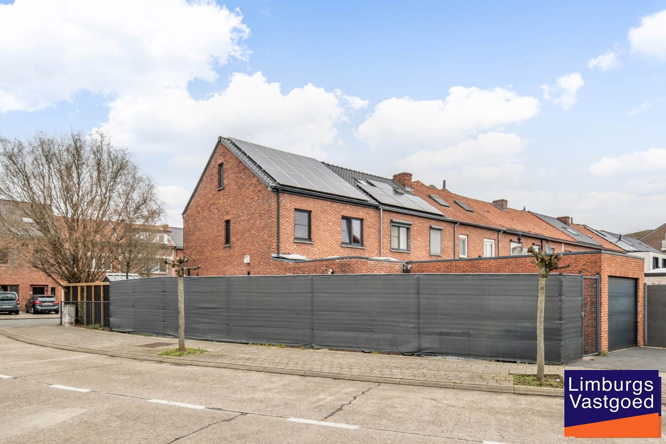 Stadswoning met 4 slpk, zuidgerichte tuin en garage, nabij kleine ring, station en Vredespark 