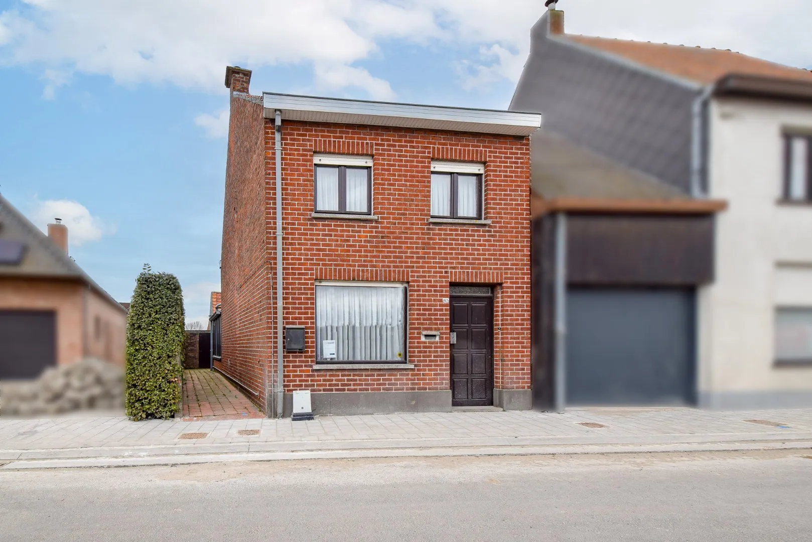 Te renoveren halfopen woning in Koekelare