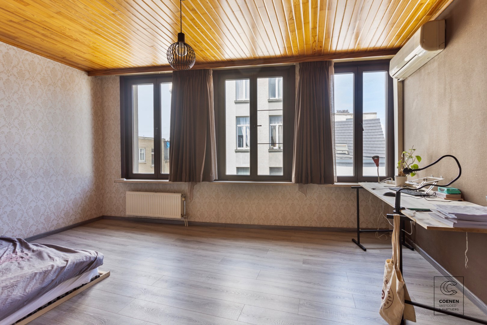 Prachtige handelsruimte met een bruikbare oppervlakte van 355 m² op een SCHITTERENDE locatie te Berchem 