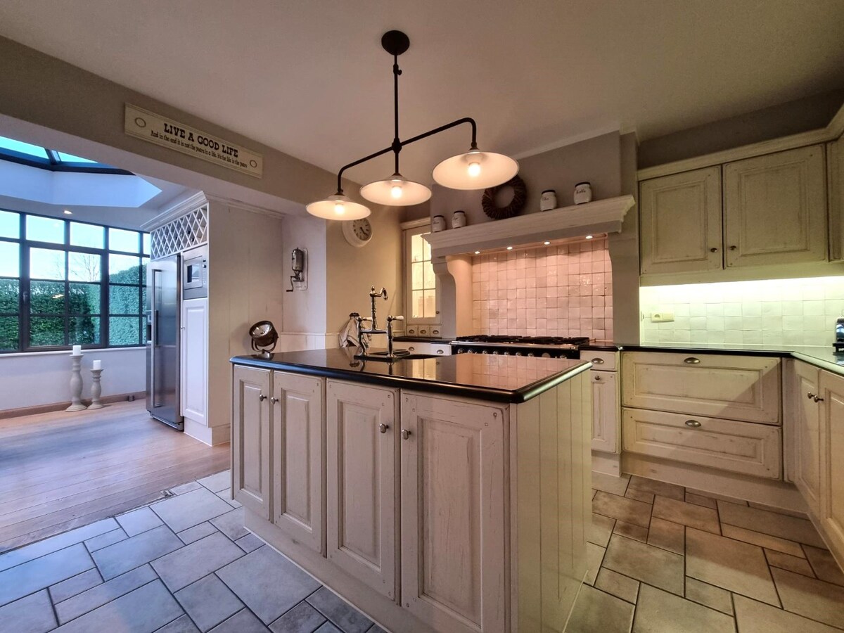 Zeer knappe, halfopen gezinswoning te Lissewege 