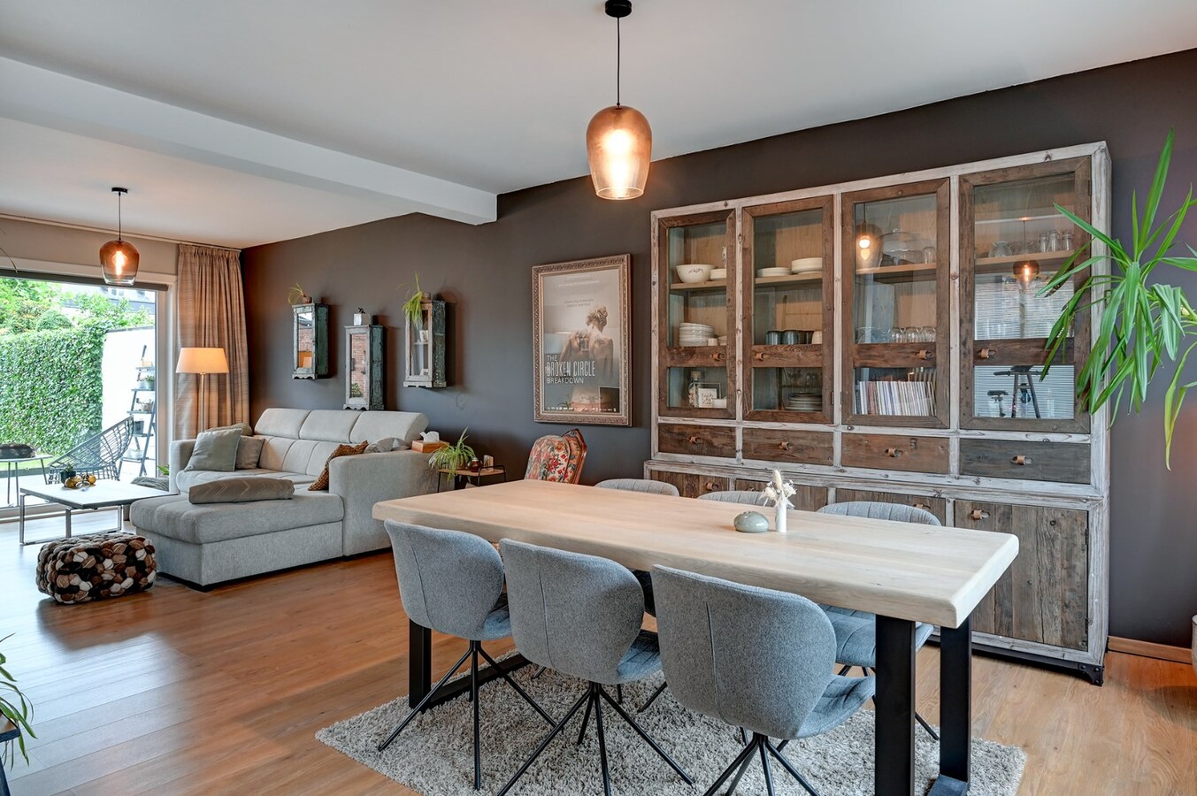 Totaal gerenvoveerde, charmante, halfopen woning met tuin, terras en garage in Kuringen (Hasselt ) 