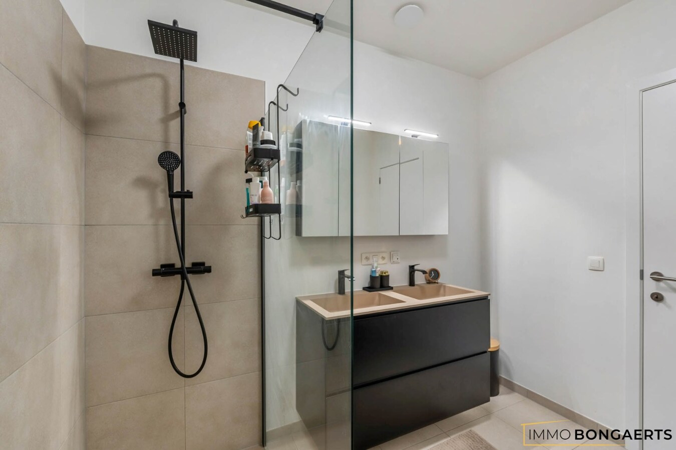 Recent 1-slaapkamerappartement nabij centrum Genk 