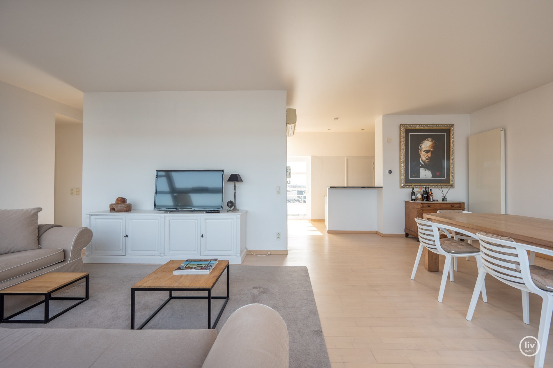 Lichtrijk en stijlvol loftappartement (110 m²) met zonneterras en panoramisch uitzicht in hartje 'Oude Knokke'' 