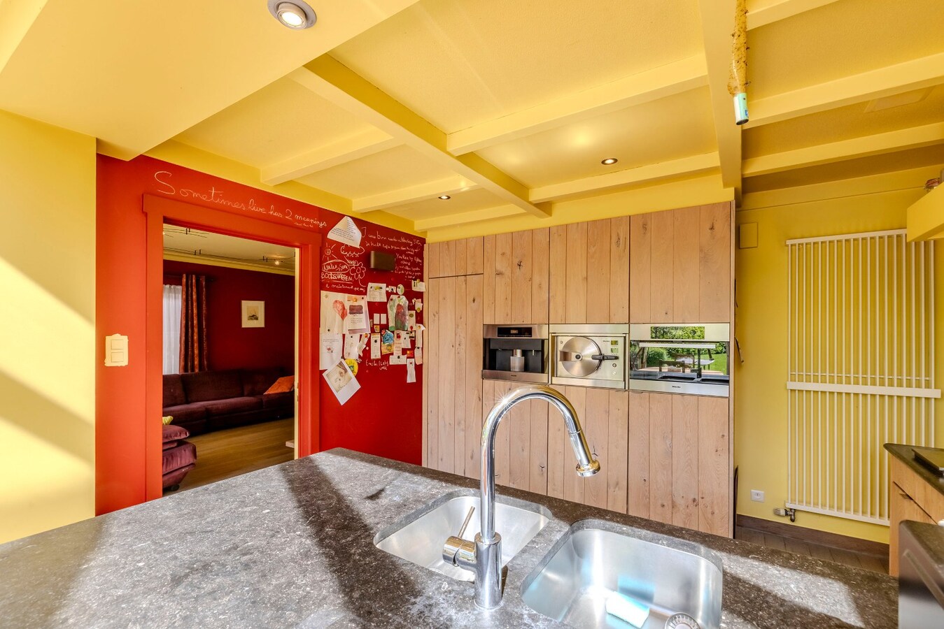 Ruim en charmant landhuis met 4 slpks en prachtige tuin 