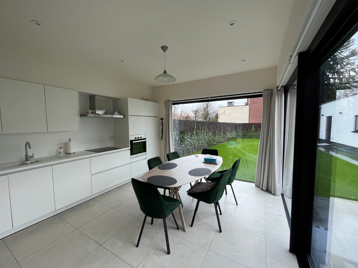 Energiezuinig, gelijkvloers 2-slpk-appartement 