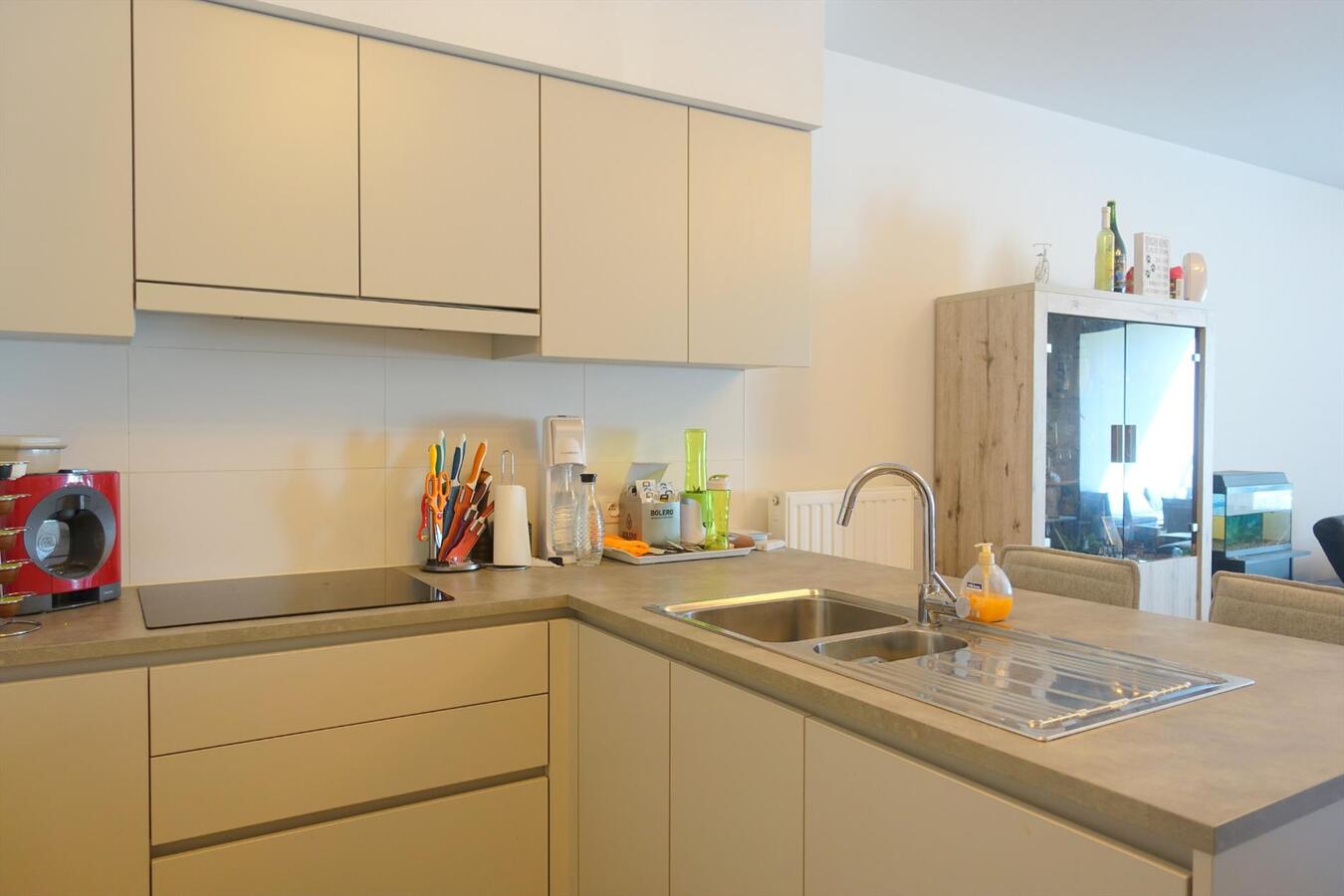 Lichtrijk appartement met terras 