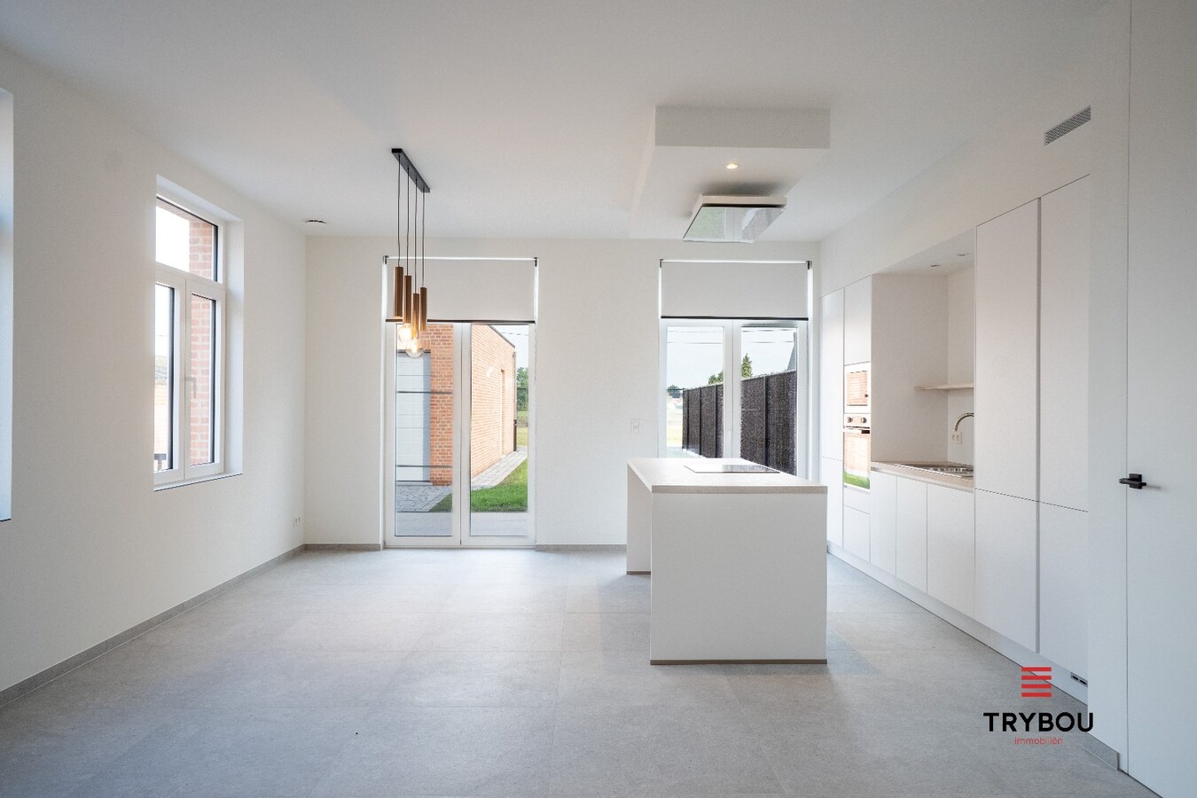 2 hoogwaardig afgewerkte nieuwbouwwoningen met garage 