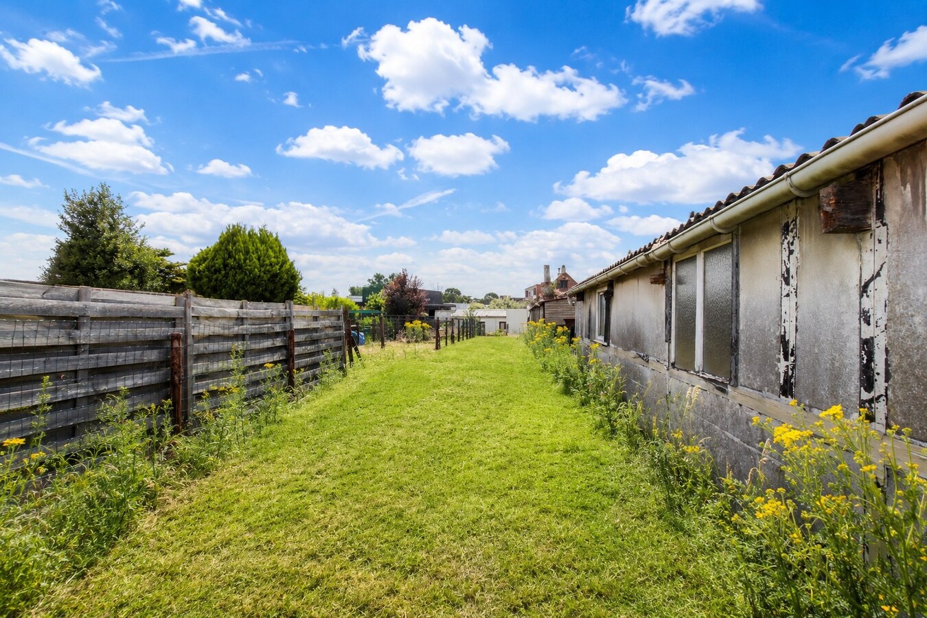 Instapklare gezinswoning met 4 slaapkamers, 2 badkamers, zonnige zuidwestgerichte tuin en EPC-label C in hartje Sint-Niklaas! 