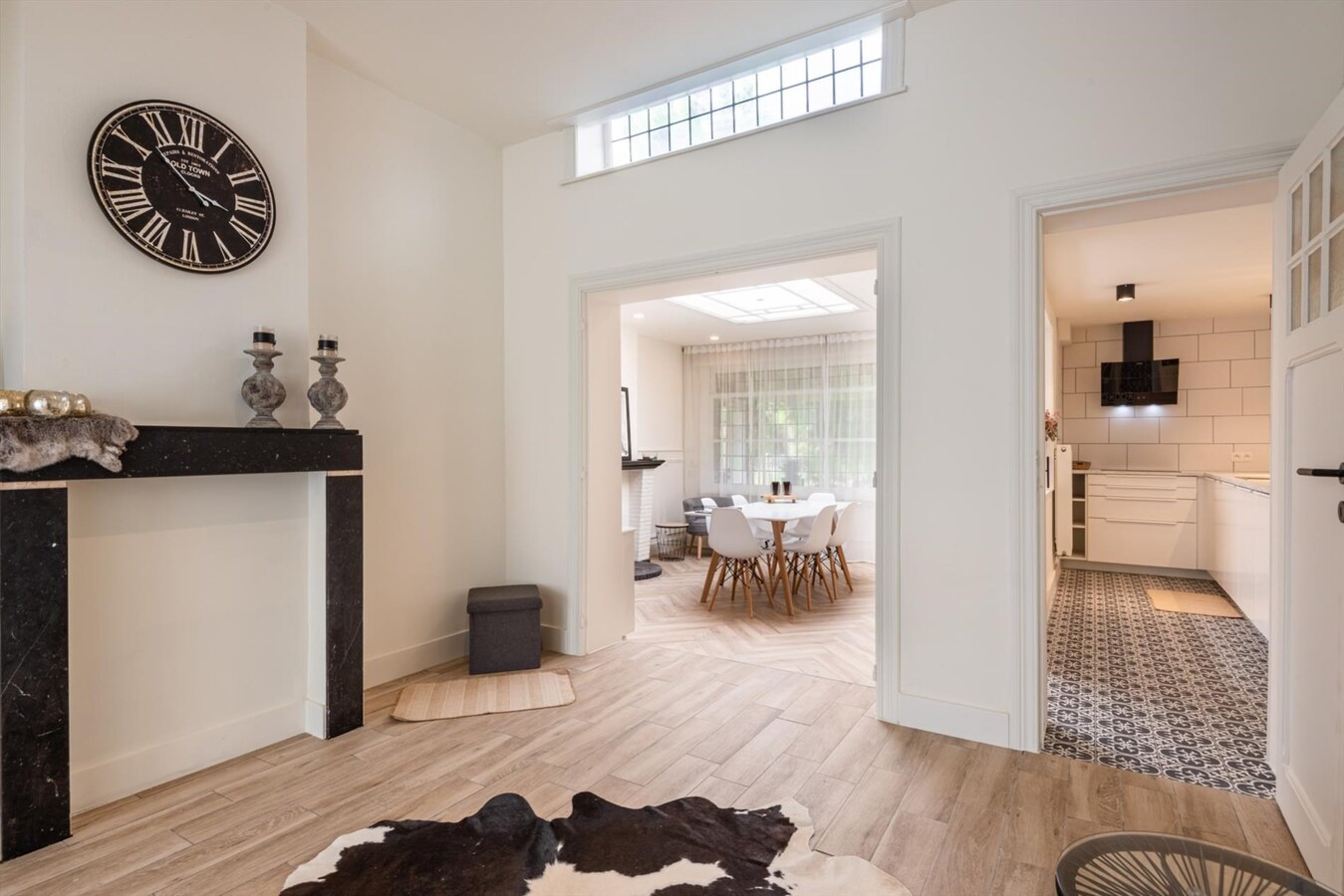 Lichtrijke woning met garage in het hartje van Ieper 