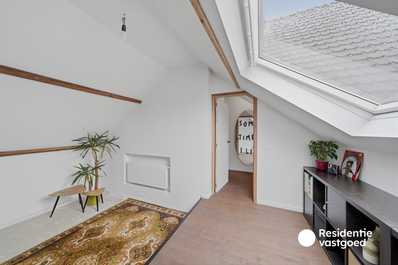 Stijlvolle en energiezuinige halfopen bebouwing met zonnige tuin 