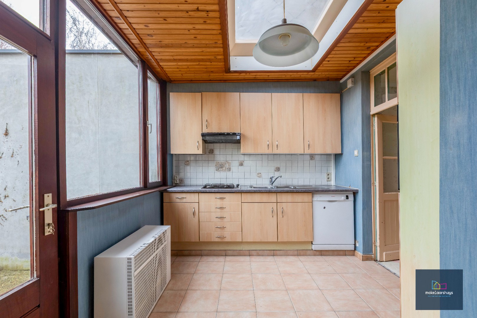 TOPLIGGING : te renoveren woning nabij Gent Sint-Pieters 