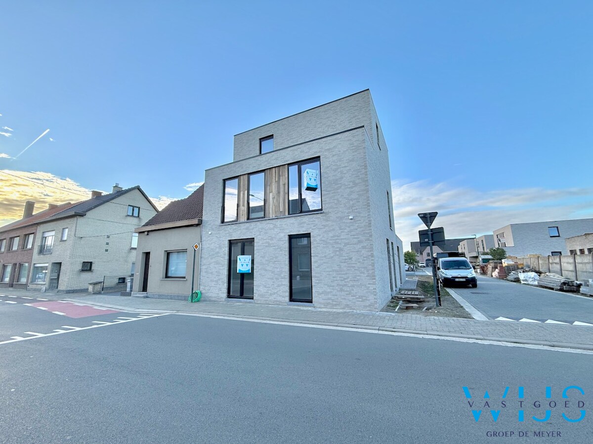 Verhuurd benedenwoning - Oosteeklo