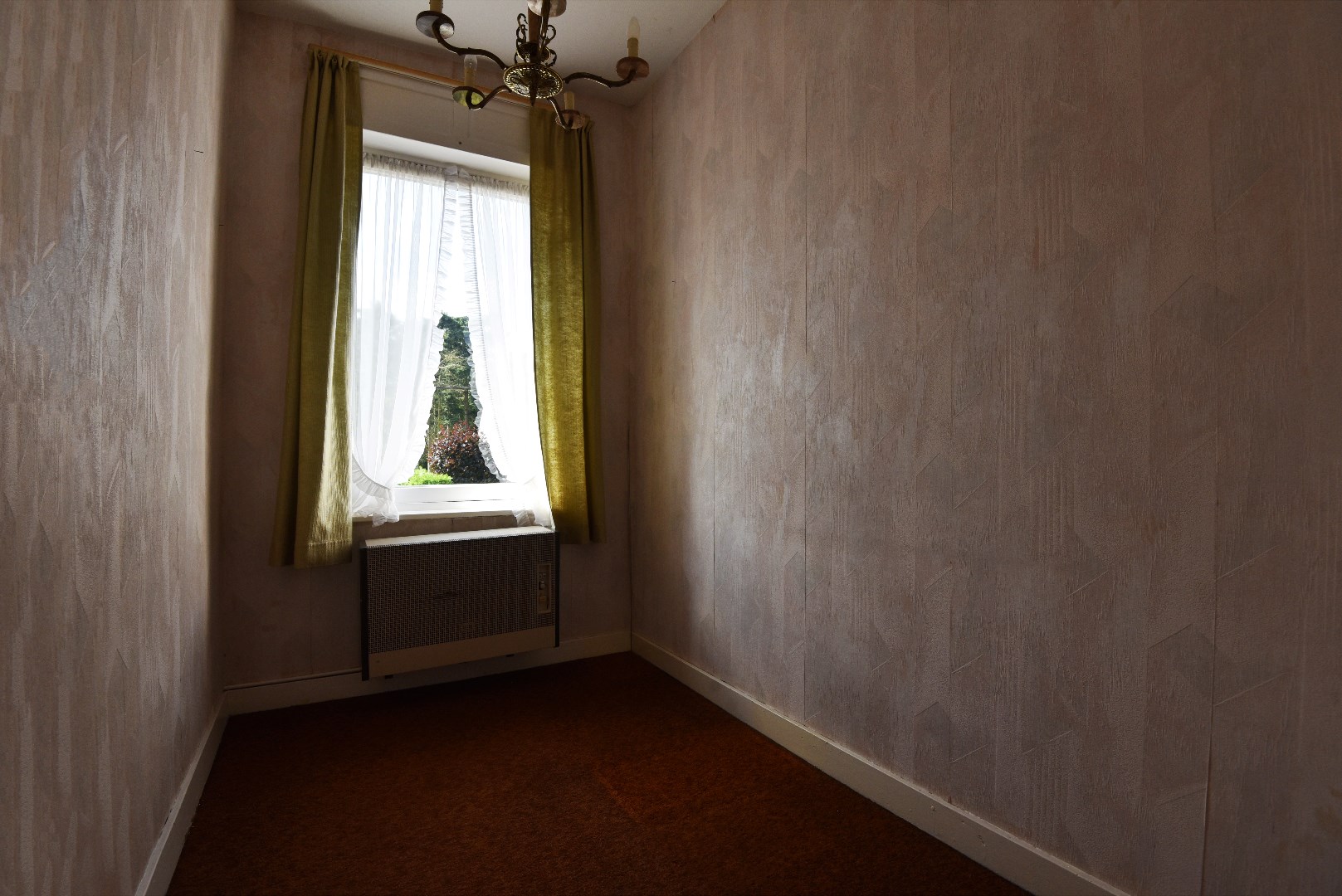 Ruime vrijstaande woning nabij Maldegem centrum 