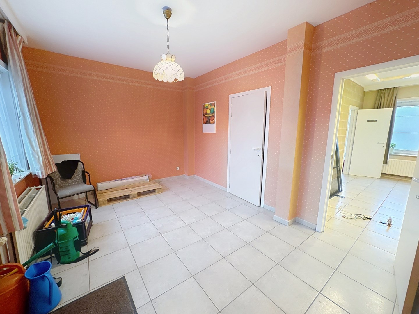 Opbrengsteigendom gelegen in de dorpskern van Merendree 