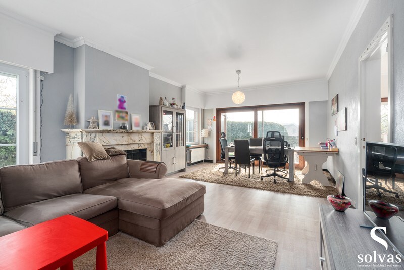 Prachtige open bebouwing met tuin, terras, garage en 4 slaapkamers in Lotenhulle 