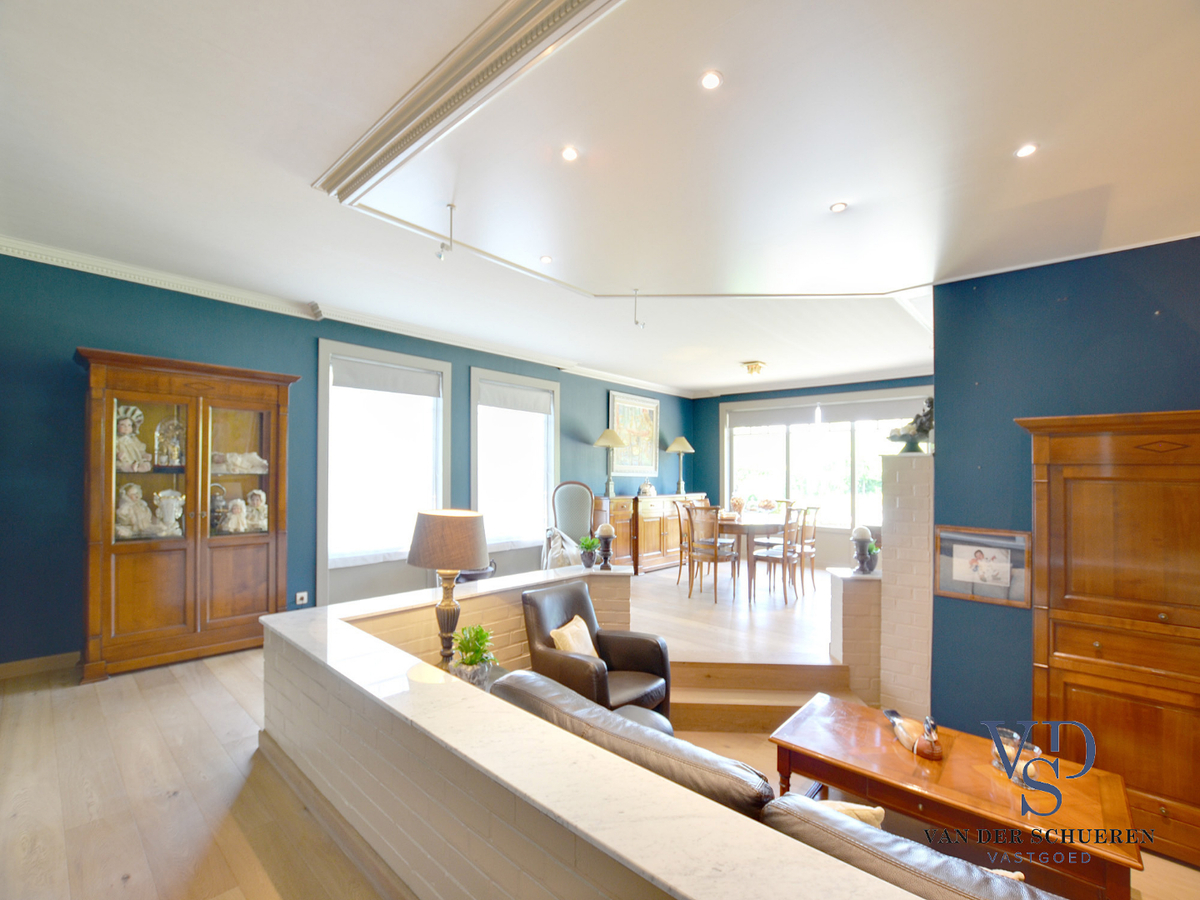 Ruime, tijdloze villa. Uitstekende ligging. 