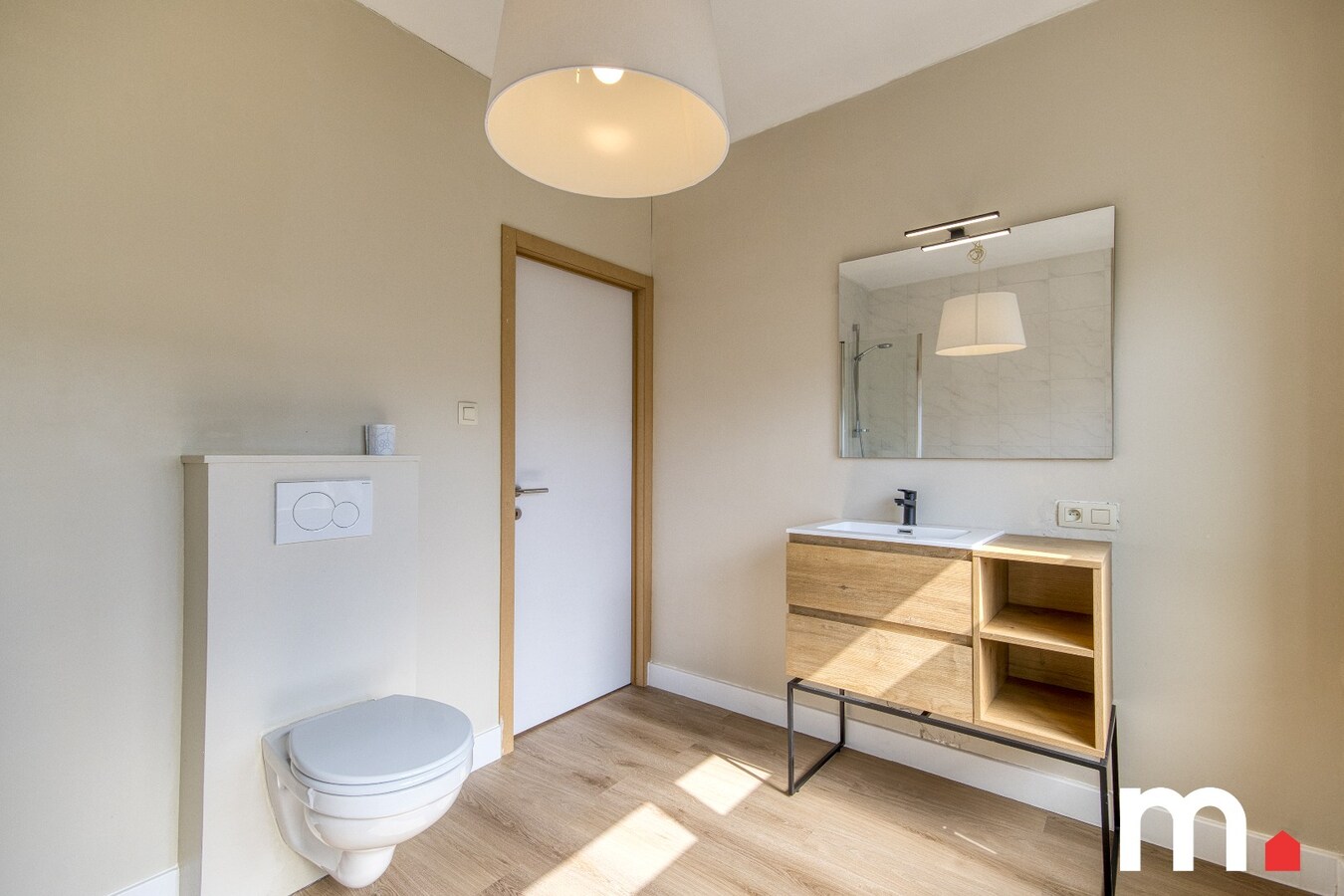 Woning te Kortrijk nabij het centrum met garage op TOPLOCATIE ! 