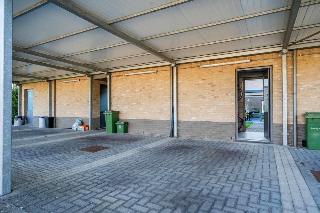 Stijvol, instapklaar gelijkvloers appartement te Tuilt (Hasselt) 