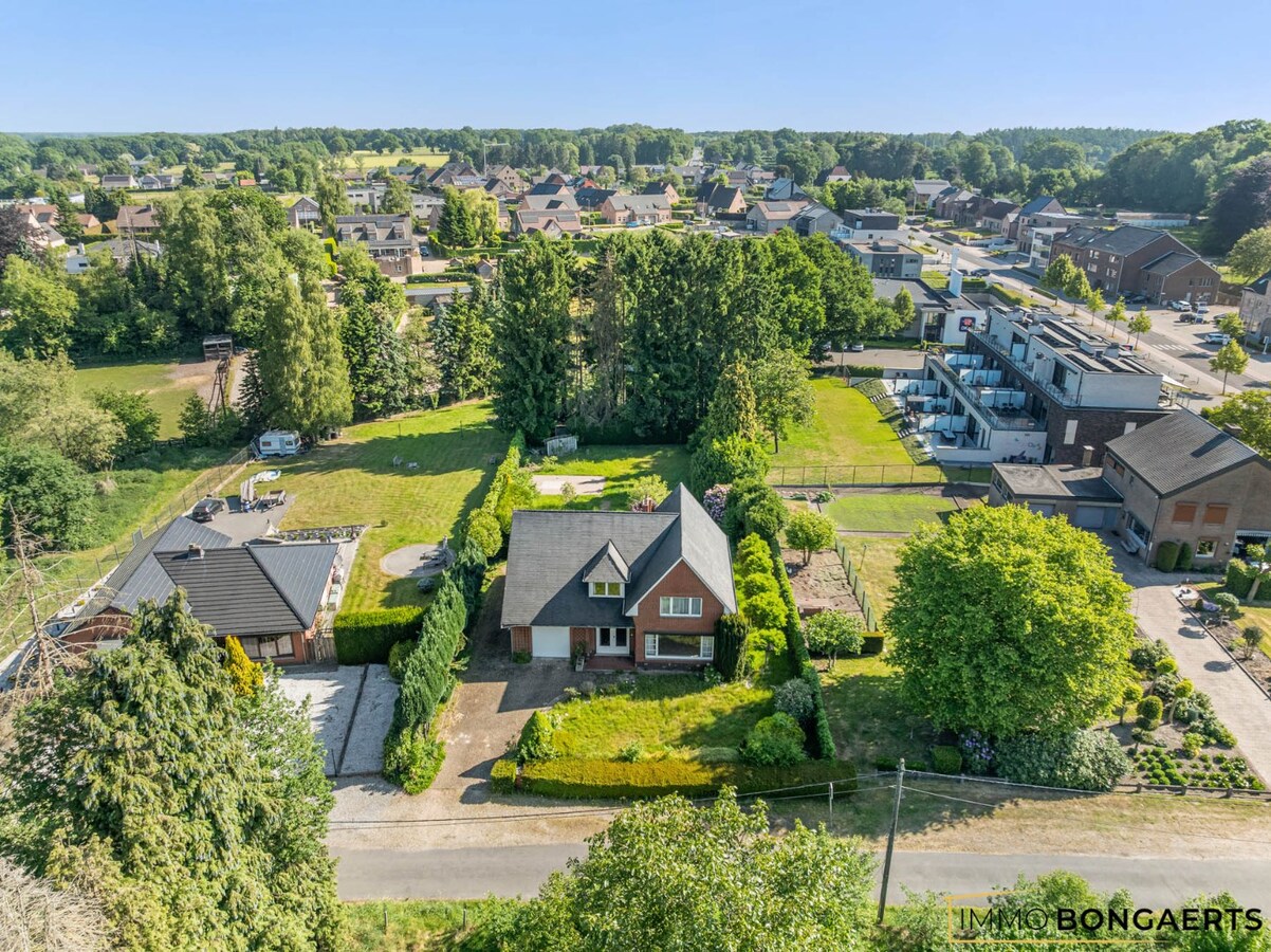 Rustig gelegen woning op een groot perceel 