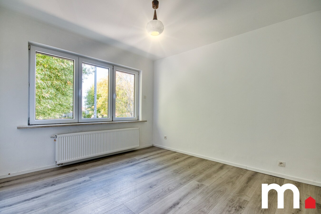 Instapklare woning te Wevelgem! met 4 slaapkamers en 12 zonnepanelen 