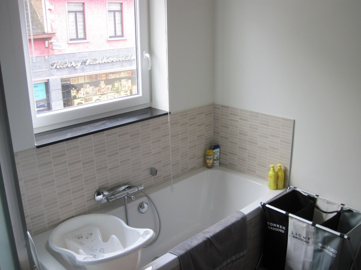 Ruim appartement met 2 terrassen. 