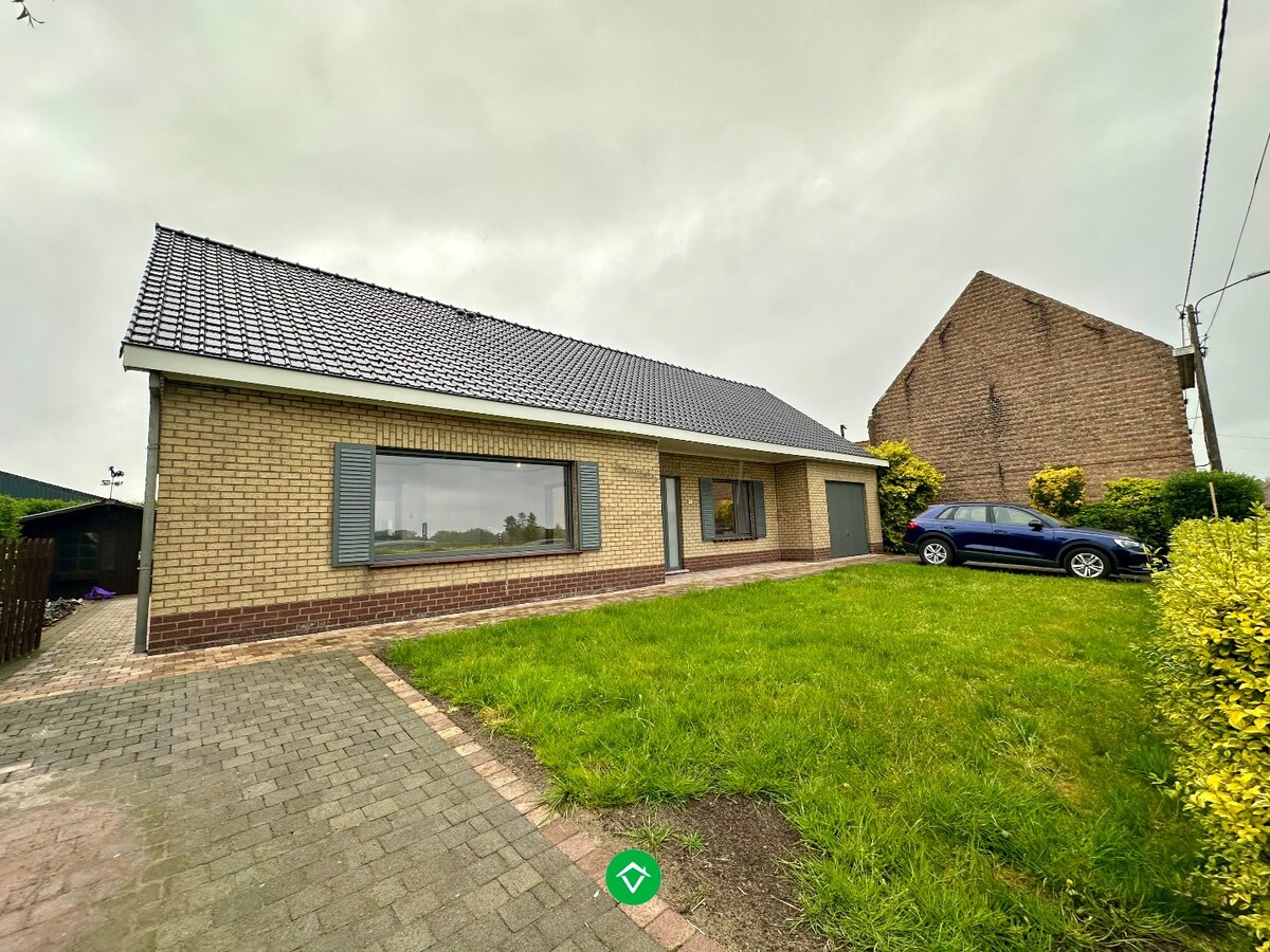 Alleenstaande woning met 2 slaapkamers en inpandige garage 