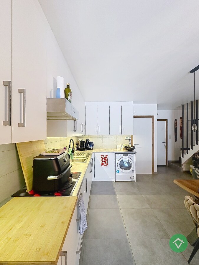 Verrassende rijwoning met 3 slaapkamers en garage te Oostende 