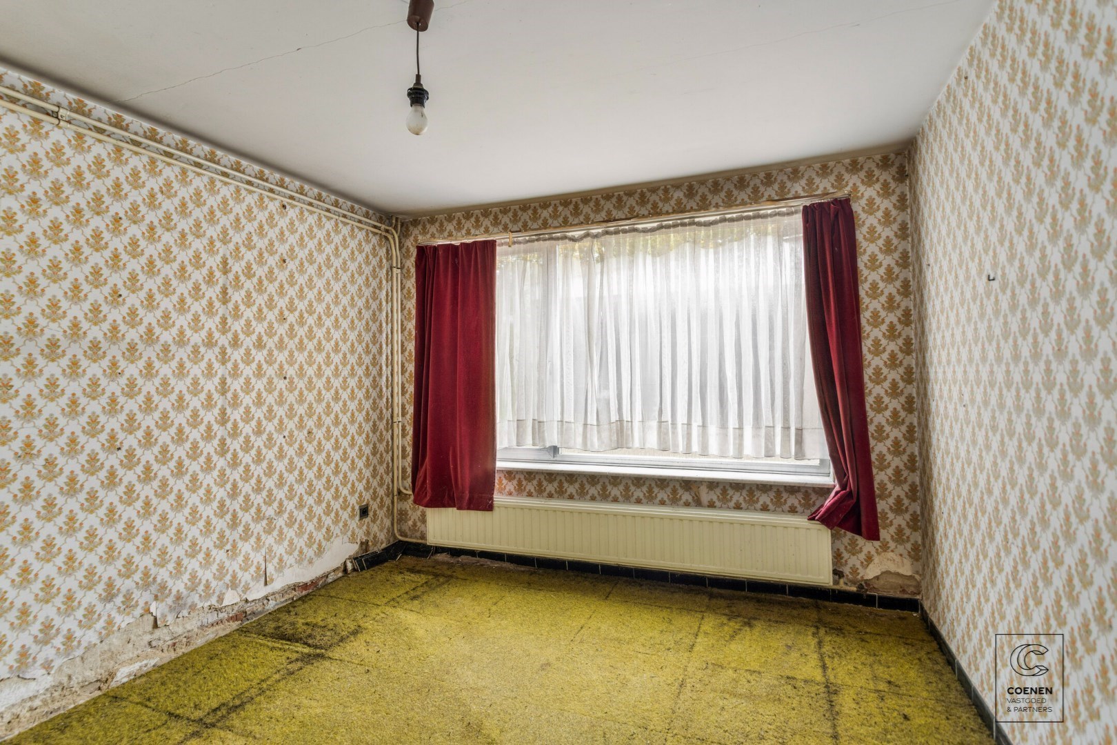 Unieke kans in Westmalle: te renoveren woning met 4 à 5 slpk' s, 236 m² bew. opp. op perceel van 3.990 m²! 