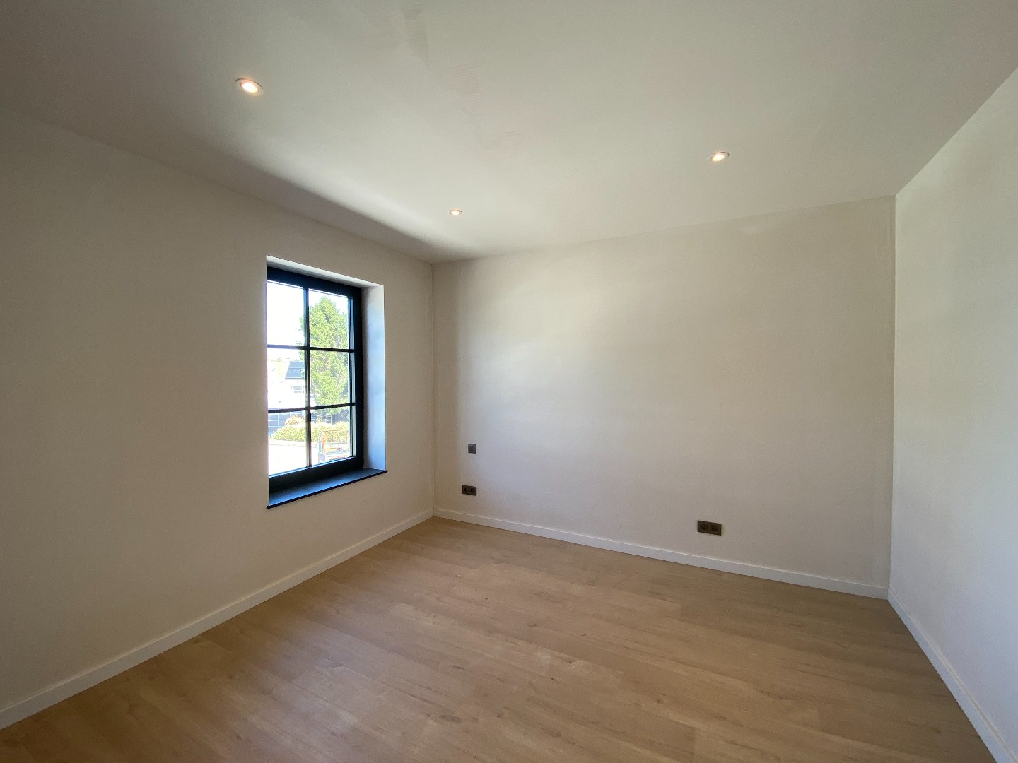 Exclusieve, energiezuinige nieuwbouwwoning op een discrete ligging te Waregem! 