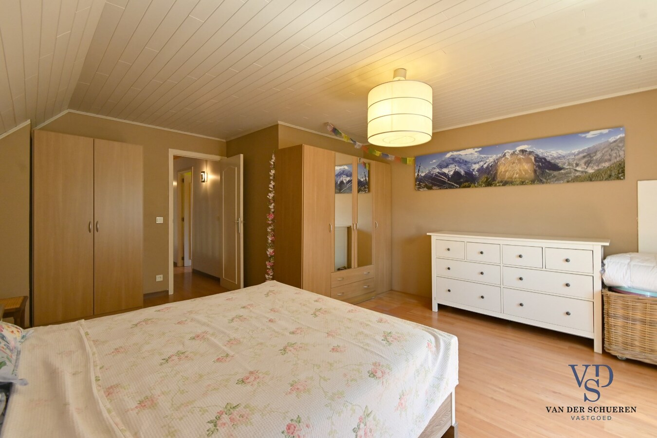 Halfopen woning in het groene Dikkelvenne 