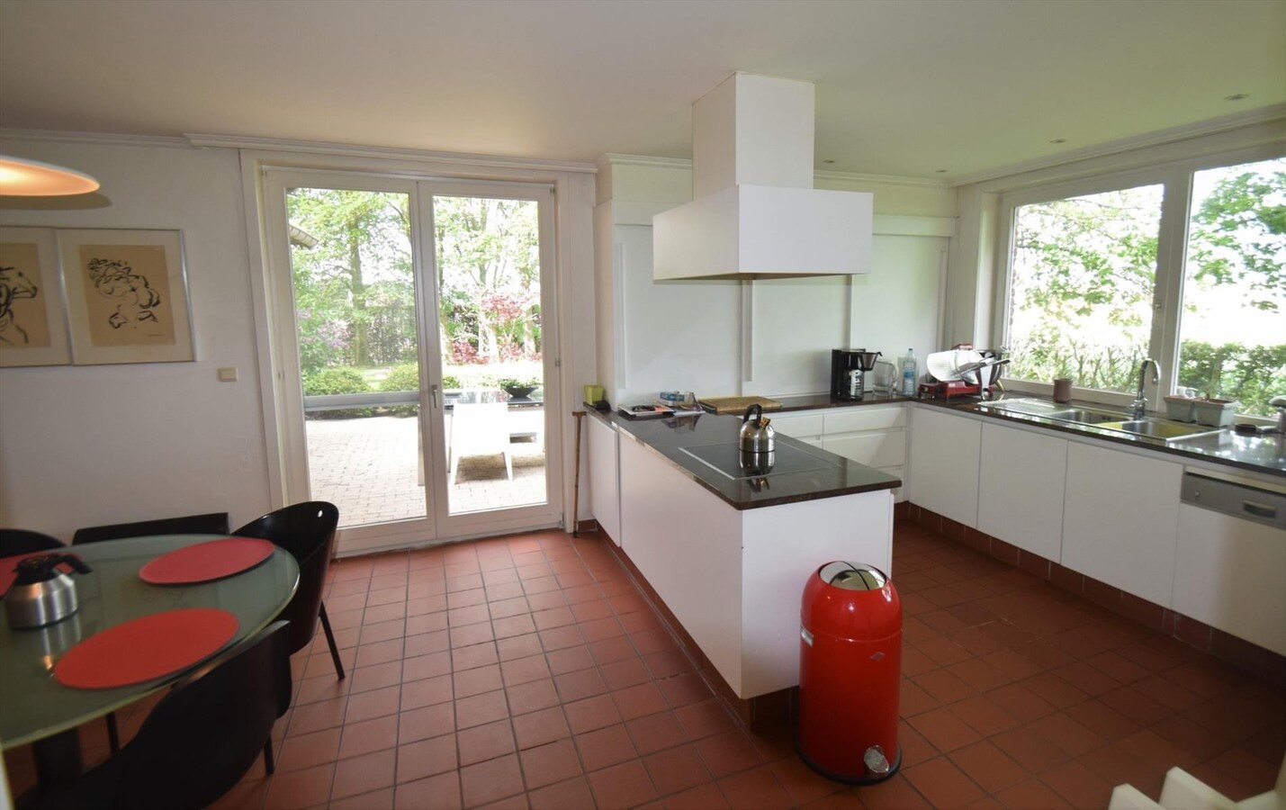 Authentieke hoeve op 3886 m² grond, landelijk gelegen met prachtige tuin. PAS VRIJ VANAF 15 JAN. 2026!! 