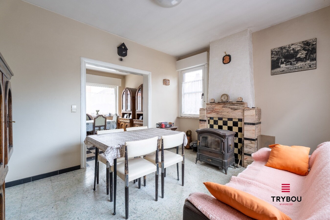 Ruime woning met loods en 4 garages – tal van mogelijkheden! 