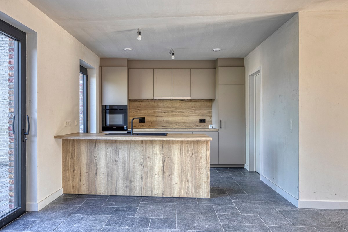 DRIE NIEUWE BEN-WONINGEN OP GUNSTIGE LOCATIE 