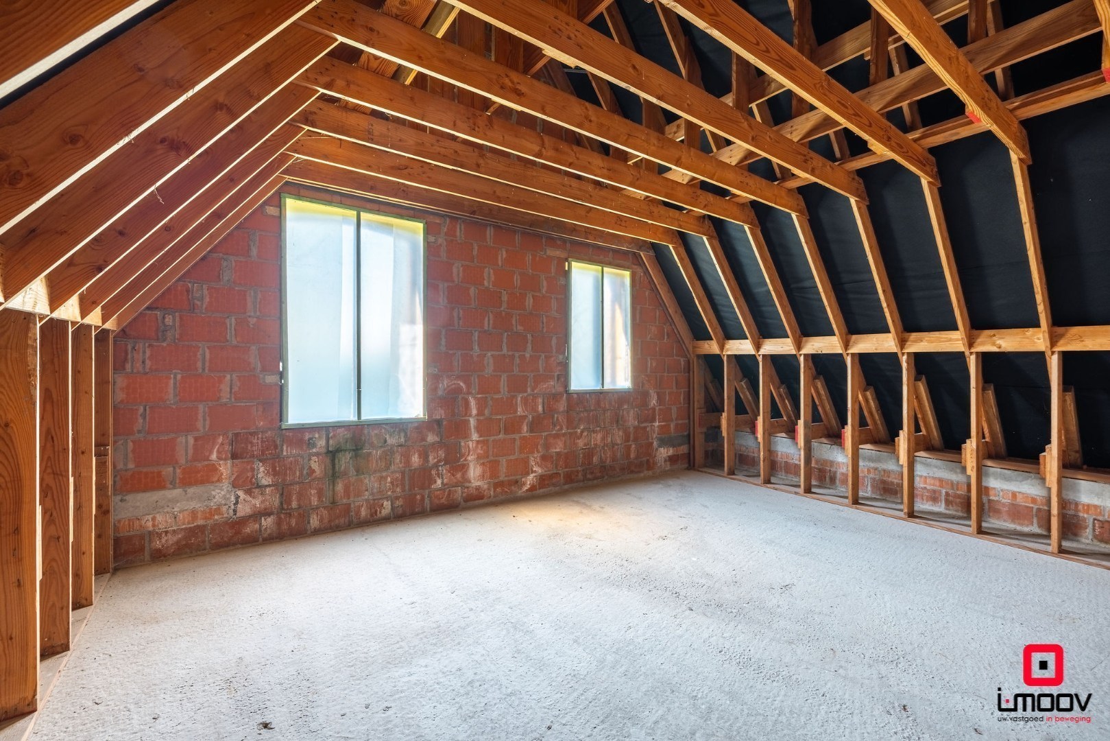 Landelijk gelegen ruwbouwhoeve met bijgebouwen op uitzonderlijk perceel van ca. 9.331 m² 