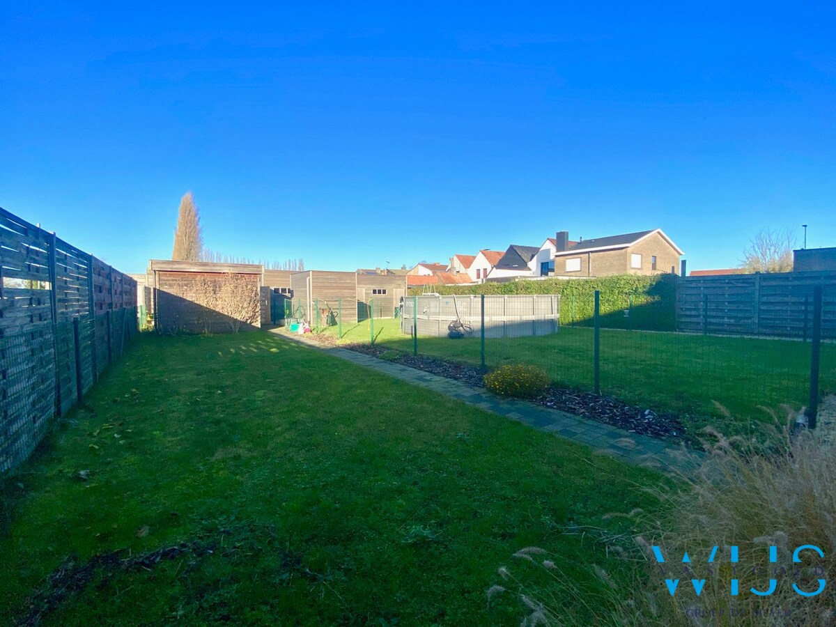 Instapklaar woonhuis met tuin te centrum WAARSCHOOT ! 