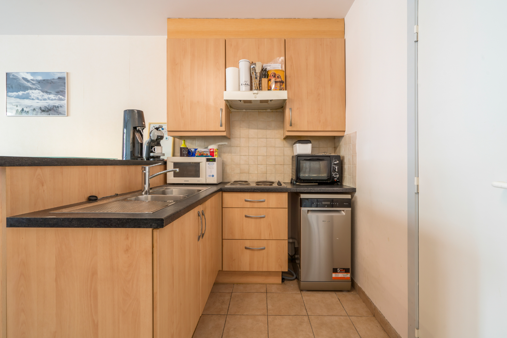 INSTAPKLAAR APPARTEMENT MET 2 SLAAPKAMERS 