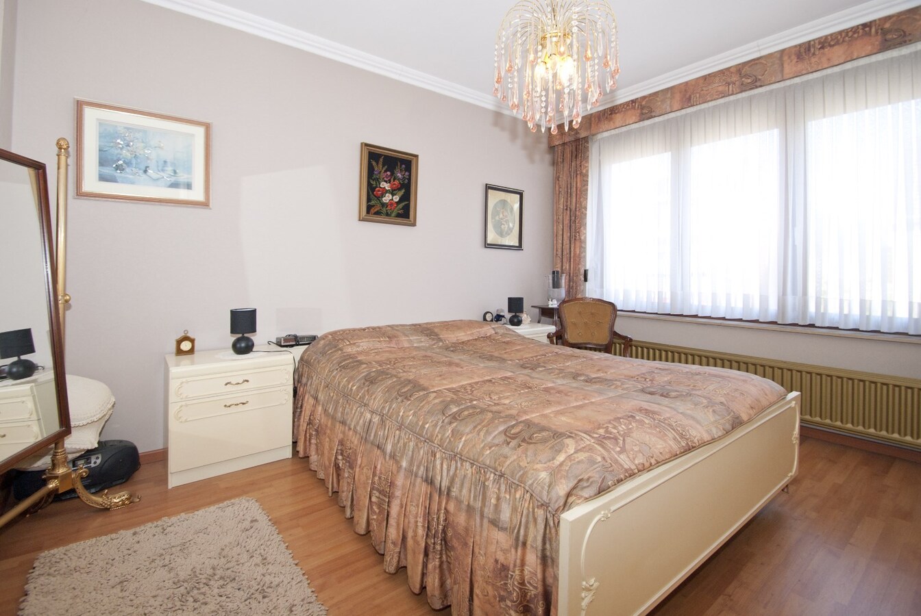 Gezinswoning met 3 slks - tuin - toplocatie. 