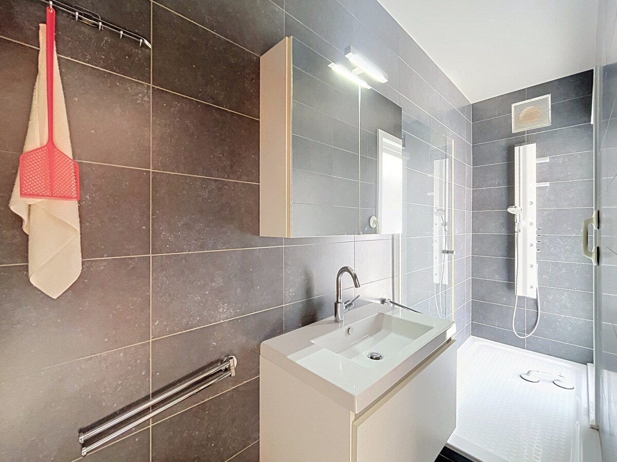 TWEE SLAAPKAMER BUNGALOW TE LIEVEGEM! 
